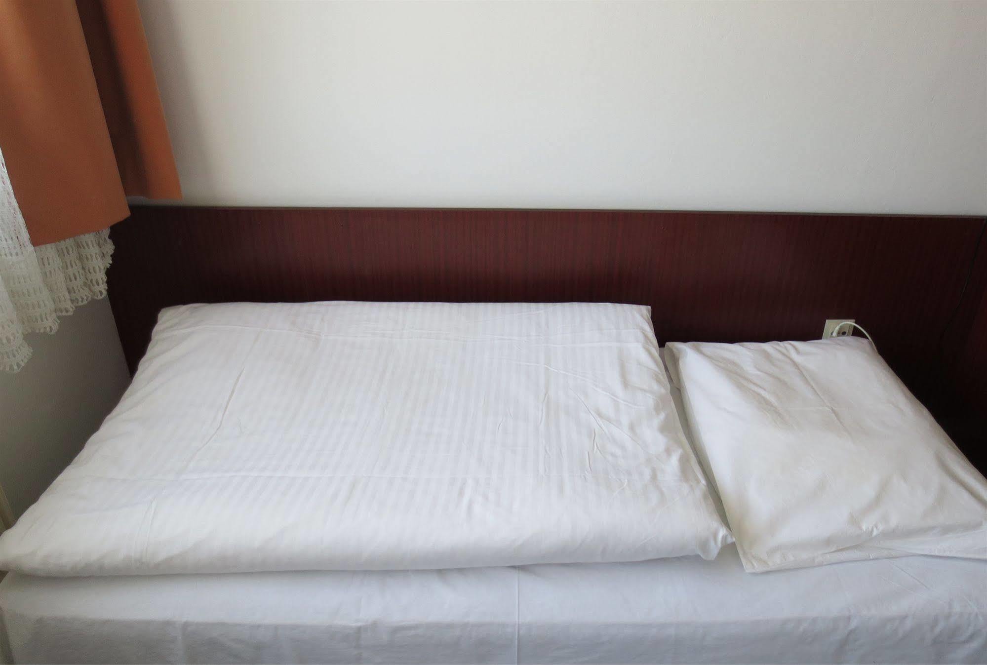 Hotel Zur Post Illmitz Ngoại thất bức ảnh